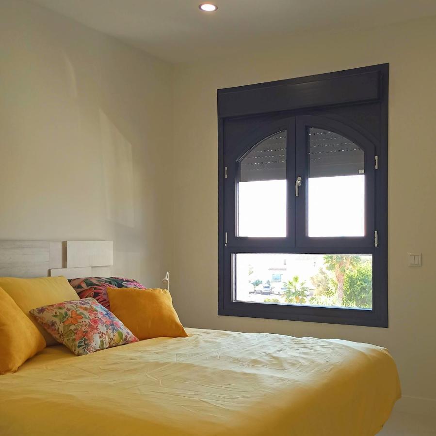 La Paloma Beach Apartment With Pool By Casa Del Sol Hr Manilva Eksteriør bilde