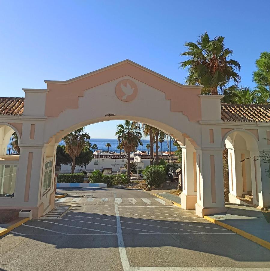 La Paloma Beach Apartment With Pool By Casa Del Sol Hr Manilva Eksteriør bilde