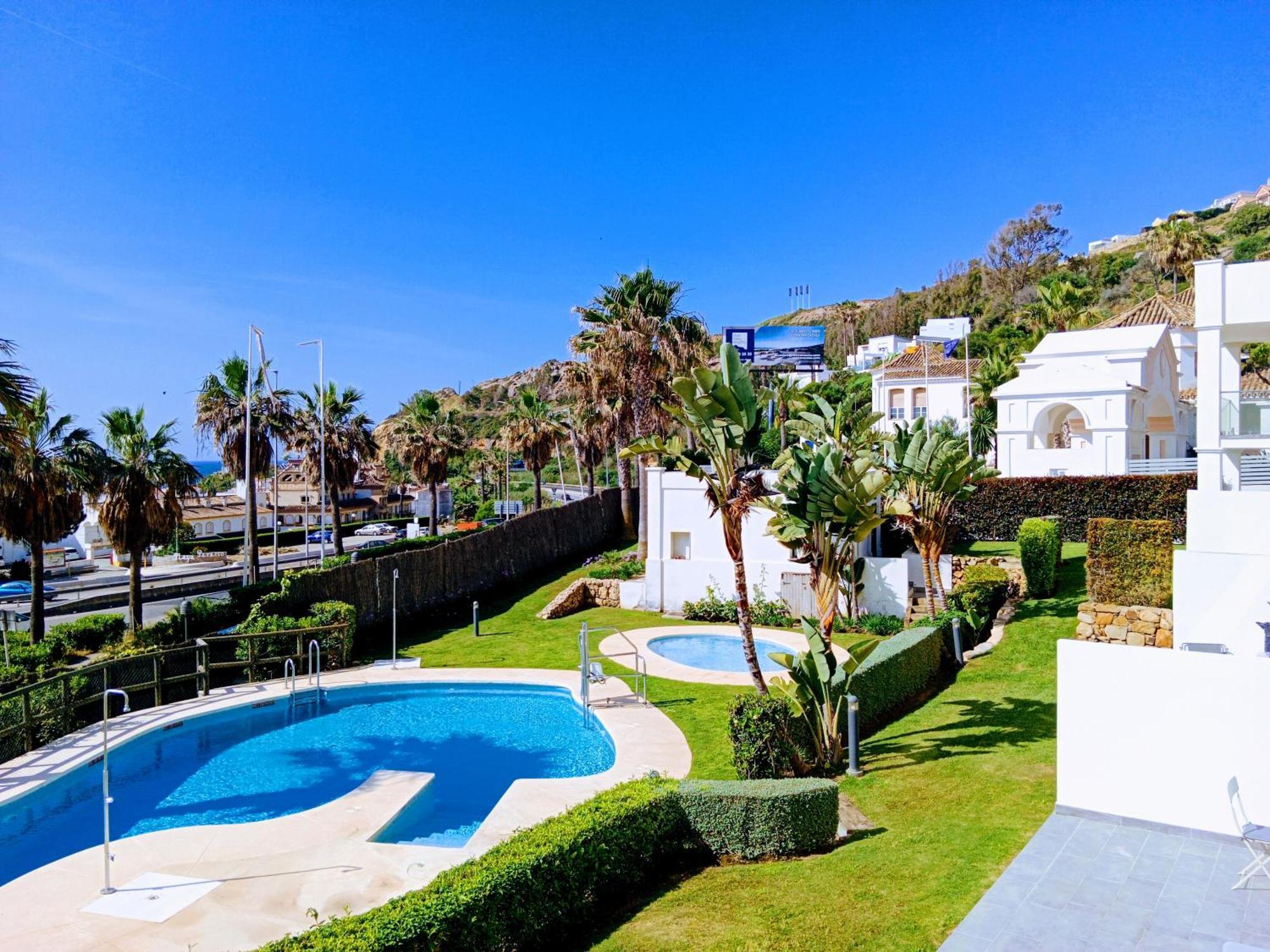 La Paloma Beach Apartment With Pool By Casa Del Sol Hr Manilva Eksteriør bilde